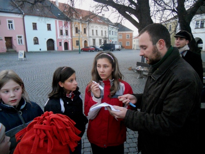 Čáp a děvčata