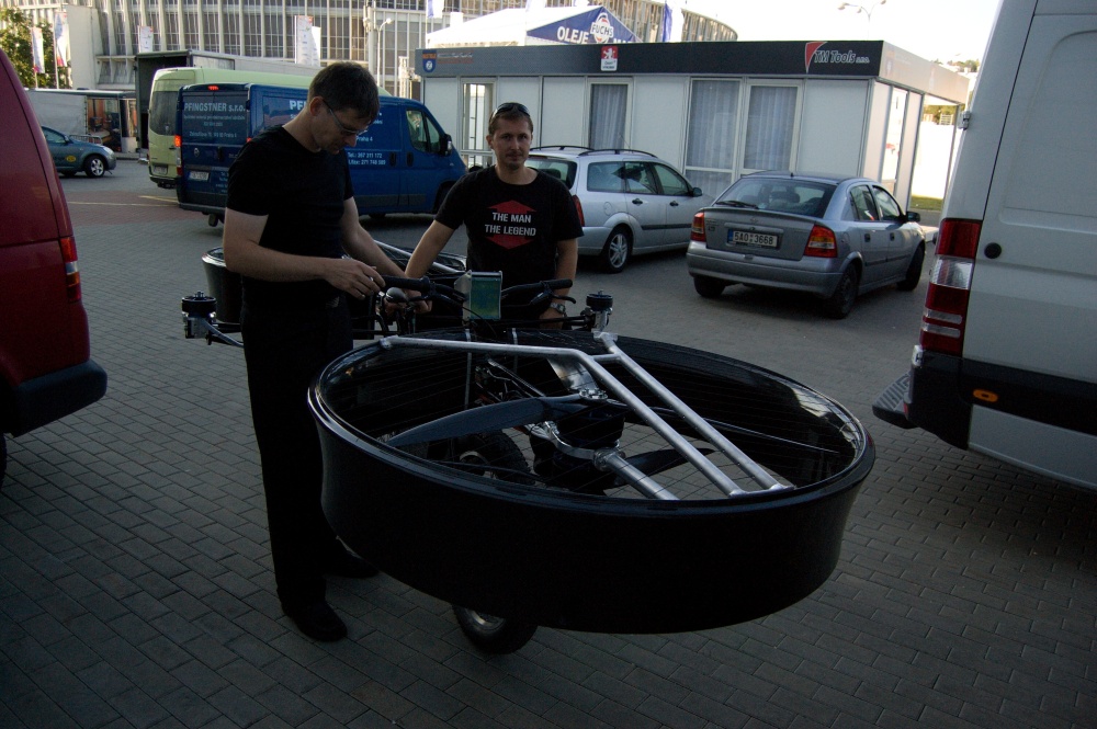 Létající kolo připraveno na transport Létající kolo připraveno na transport