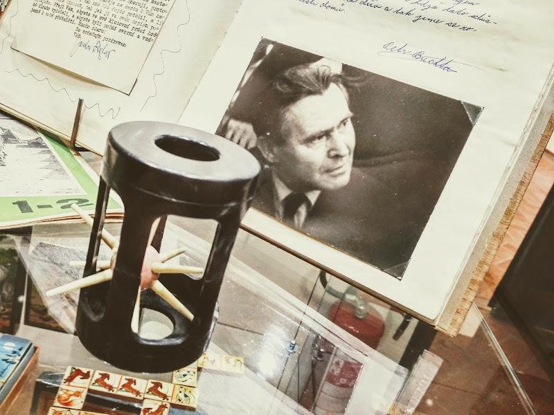 JF