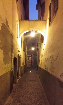 Stínadla všude